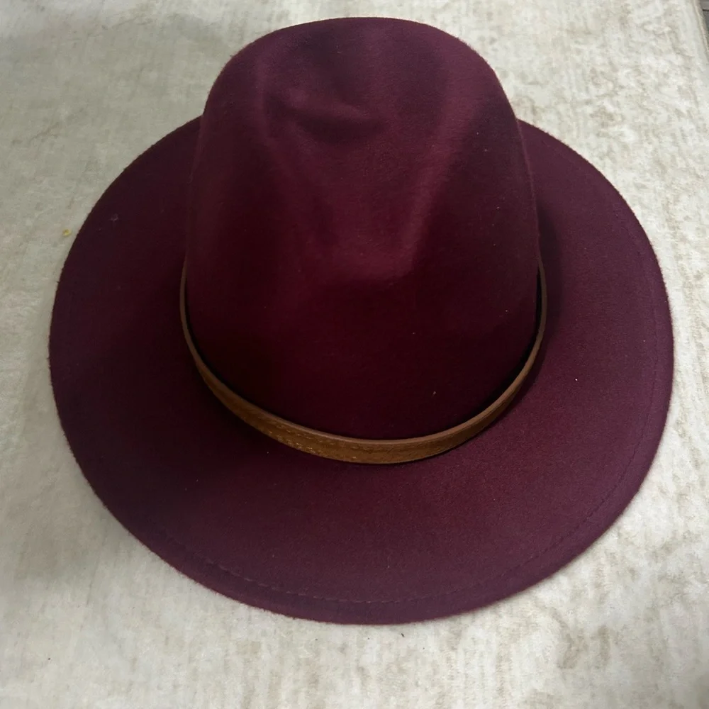 Women’s Burgundy Felt Fedora with Tan Band